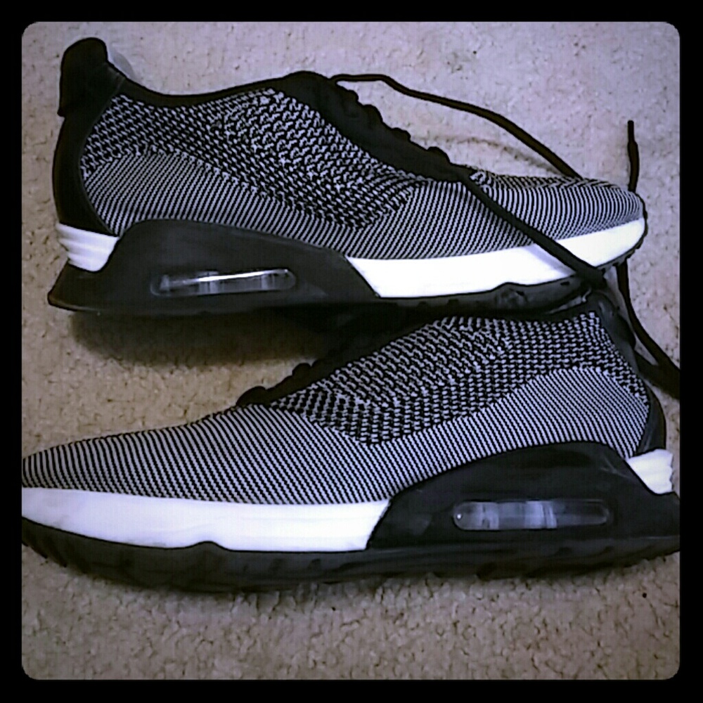 Sporty shoes